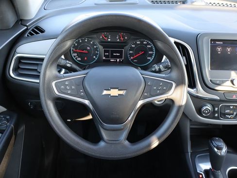 Used 2020 Chevrolet Equinox L image 16