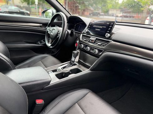 Used 2018 Honda Accord Sport image 10