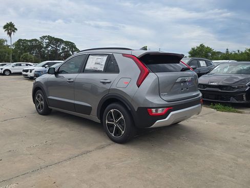 New 2026 Kia Niro EX FWD image 6