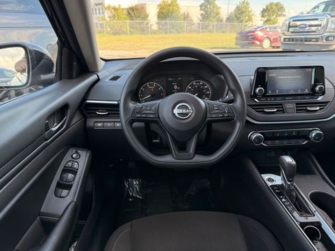 Used 2023 Nissan Altima 2.5 S image 23