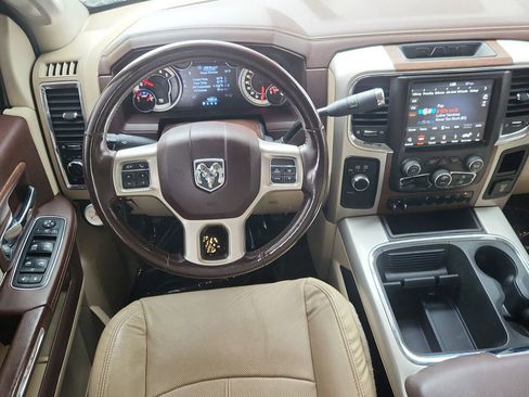 Used 2018 RAM 3500 Laramie w/ Convenience Group AWD/4WD image 11