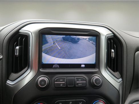 Used 2021 Chevrolet Silverado 1500 LT AWD/4WD image 19