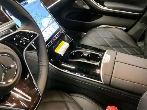 New 2026 Mercedes-Benz Maybach S 680 4MATIC image 8