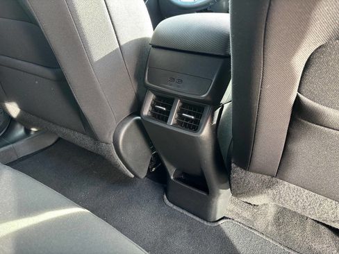 Used 2025 Chevrolet Equinox LT image 18