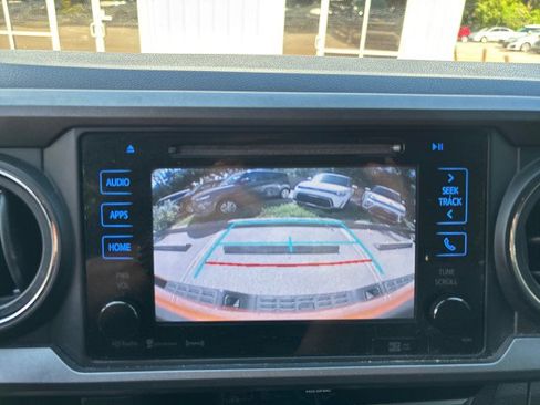 Used 2018 Toyota Tacoma TRD Off-Road image 20