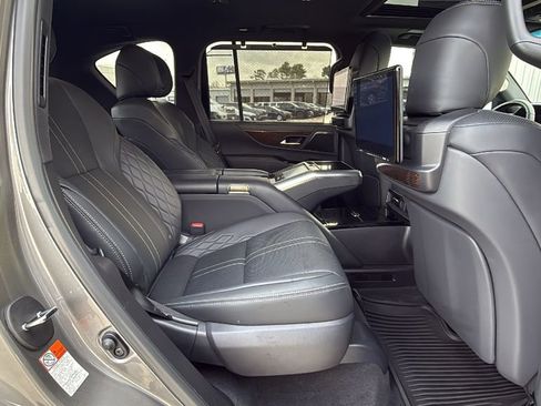 Used 2024 Lexus LX 600 4WD w/ Ultra Luxury Package image 31