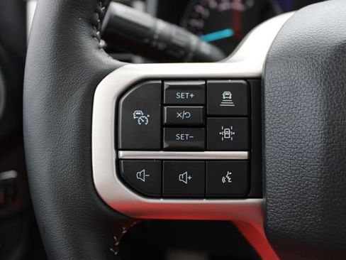 Used 2024 Ford Expedition XLT AWD/4WD image 12