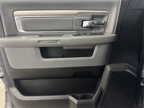Used 2019 RAM 1500 Classic SLT w/ Luxury Group AWD/4WD image 25