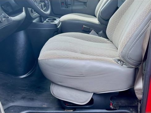 Used 2022 GMC Savana 3500 Extended w/ Driver Convenience Package RWD image 18