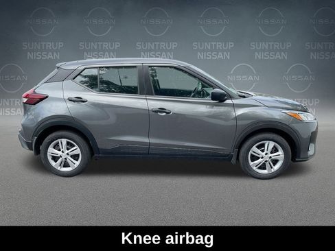 Used 2025 Nissan Kicks Play S image 18