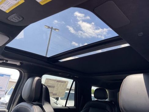 New 2026 Lincoln Navigator Black Label AWD/4WD image 25