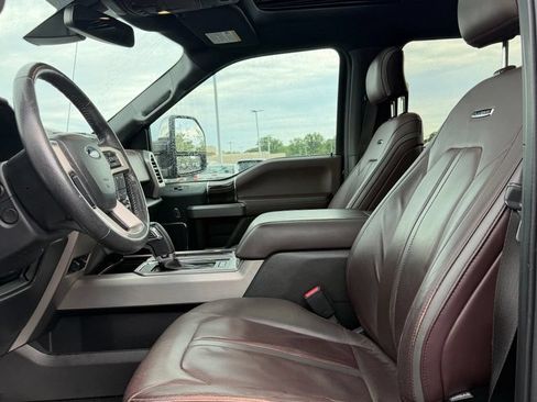 Used 2015 Ford F150 Platinum w/ Equipment Group 701A Luxury AWD/4WD image 12