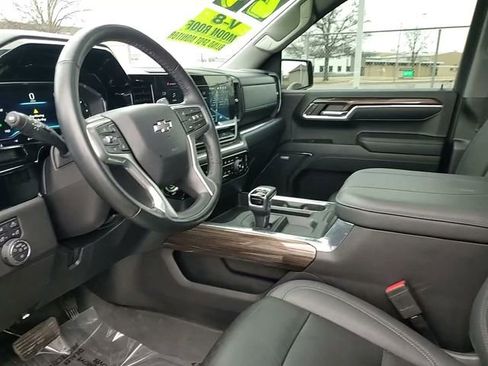 Used 2024 Chevrolet Silverado 1500 LT Trail Boss w/ LT Trail Boss Premium Package image 9