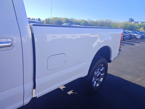 Used 2019 Ford F250 Lariat w/ Lariat Ultimate Package AWD/4WD image 12