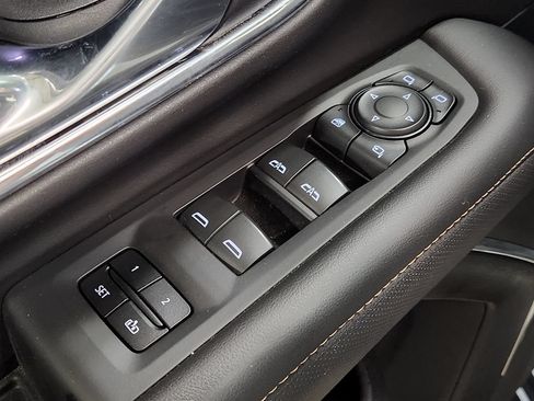 Used 2023 GMC Yukon AT4 AWD/4WD image 44