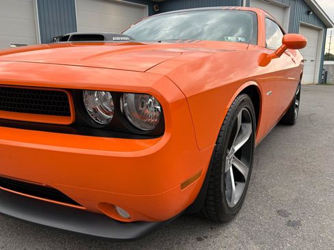 Used 2014 Dodge Challenger R/T RWD image 9