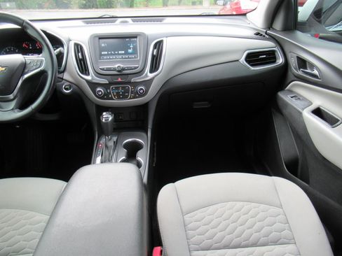 Used 2018 Chevrolet Equinox LT FWD image 14