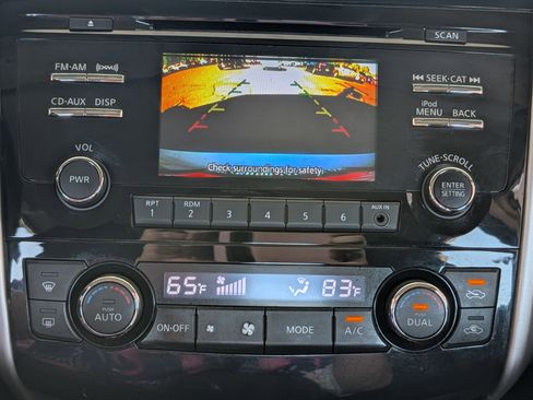 Used 2013 Nissan Altima 2.5 SV image 15