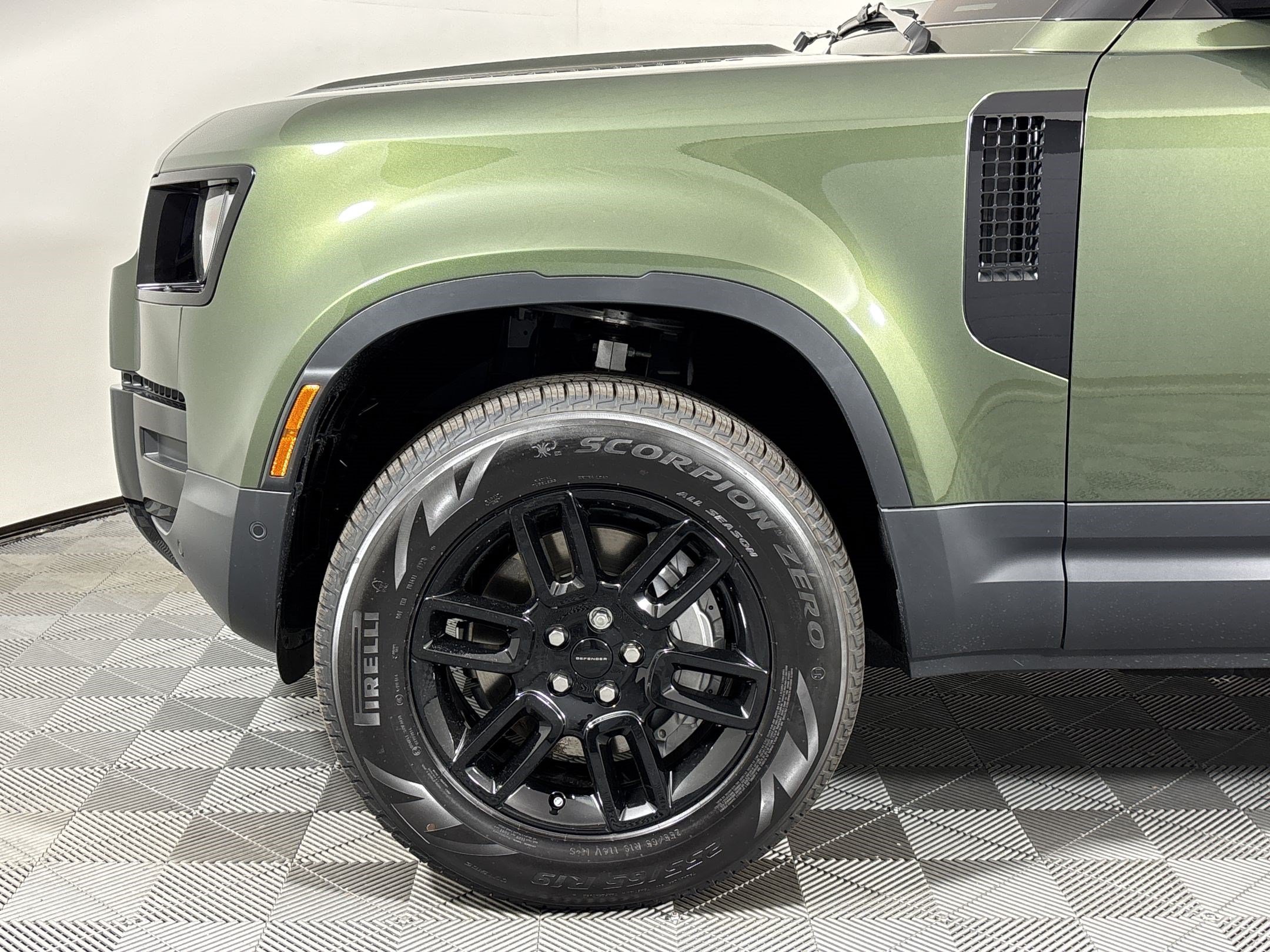 New 2026 Land Rover Defender 110 S AWD/4WD image 13