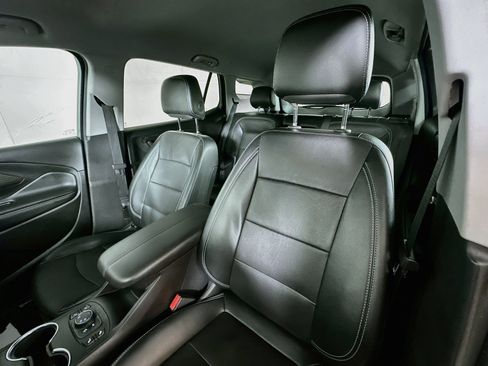 Used 2024 GMC Terrain SLT AWD/4WD image 19