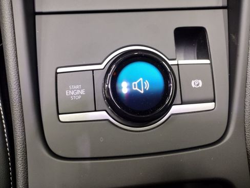 New 2025 Volkswagen Tiguan SE image 31