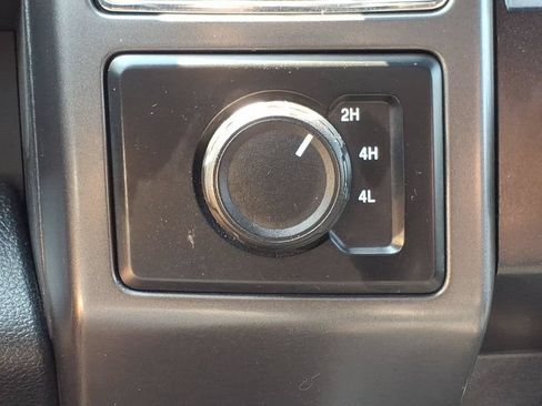 Used 2019 Ford F150 XLT w/ Equipment Group 302A Luxury AWD/4WD image 18