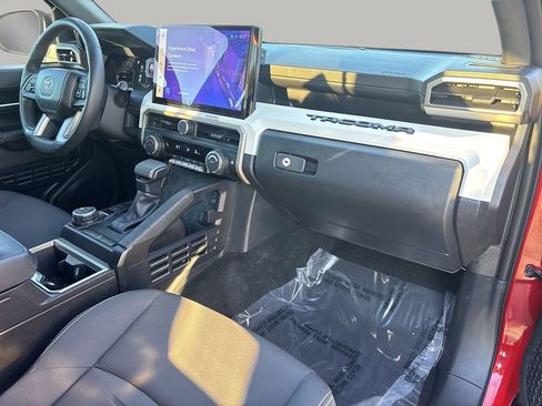Used 2024 Toyota Tacoma TRD Off-Road image 6