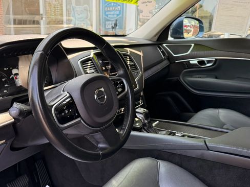 Used 2020 Volvo XC90 T6 Momentum AWD/4WD image 8