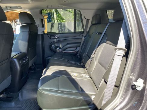 Used 2018 GMC Yukon SLT w/ Open Road Package AWD/4WD image 16