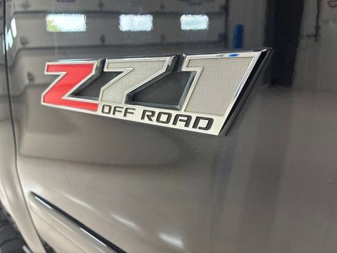 Used 2017 Chevrolet Silverado 1500 LTZ Z71 w/ LTZ Plus Package AWD/4WD image 12