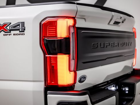 Used 2026 Ford F250 Platinum AWD/4WD image 13