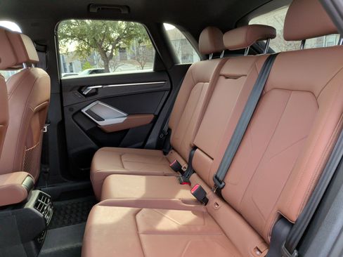 Used 2022 Audi Q3 2.0T Premium w/ Convenience Package image 37