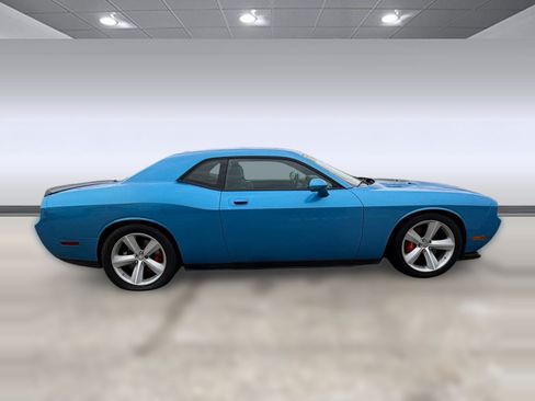 Used 2009 Dodge Challenger SRT8 w/ Spring Special Group RWD image 8