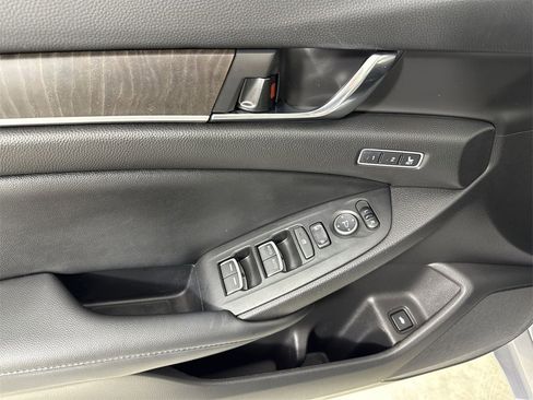 Used 2021 Honda Accord EX-L image 32