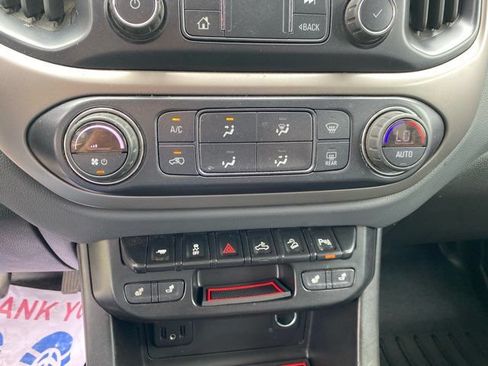 Used 2021 Chevrolet Colorado Z71 AWD/4WD image 15
