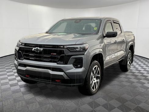 Used 2023 Chevrolet Colorado Z71 w/ Z71 Convenience Package 2 image 3