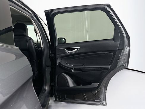 Used 2024 Ford Edge Titanium image 30