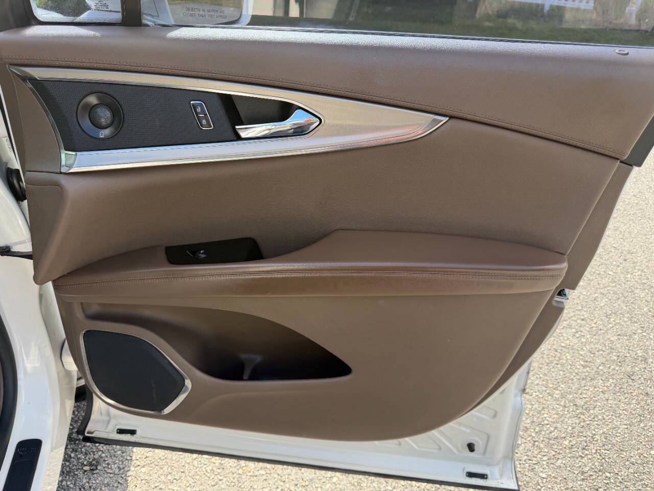 Used 2016 Lincoln MKX Reserve w/ Technology Package FWD image 43