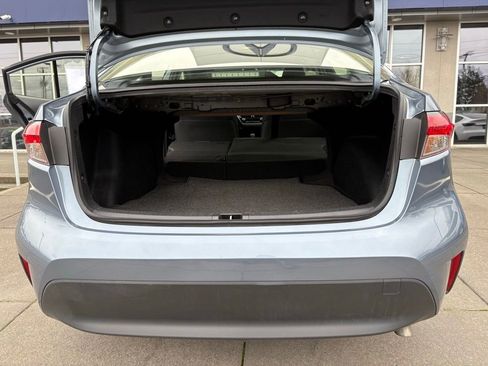 Used 2025 Toyota Corolla LE image 23