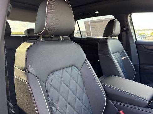 New 2026 Volkswagen Atlas Cross Sport SEL Premium R-Line AWD/4WD image 25