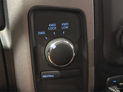 Used 2016 RAM 2500 Tradesman w/ Chrome Appearance Group AWD/4WD image 30