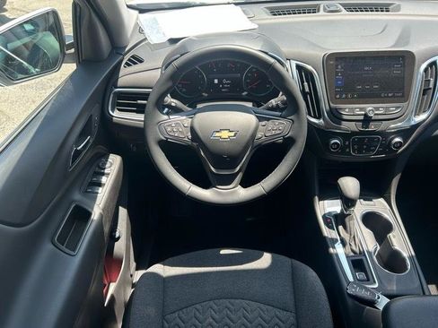 Used 2024 Chevrolet Equinox LT FWD image 9