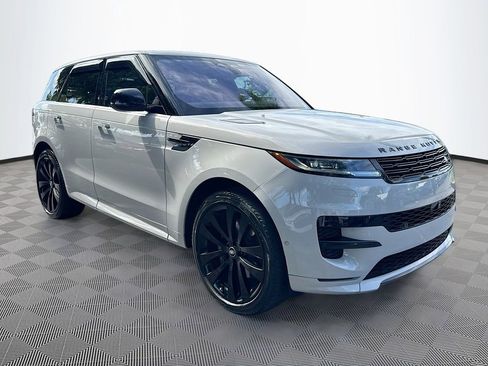Used 2023 Land Rover Range Rover Sport SE Dynamic AWD/4WD image 4