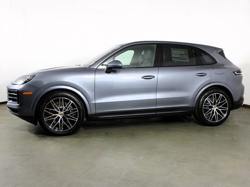 New 2026 Porsche Cayenne E-Hybrid AWD/4WD image 2