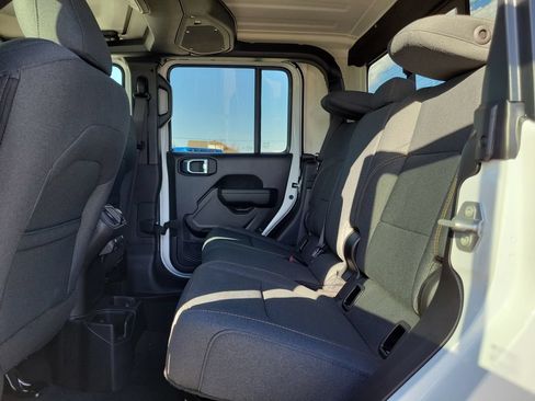 New 2025 Jeep Gladiator Sport AWD/4WD image 12