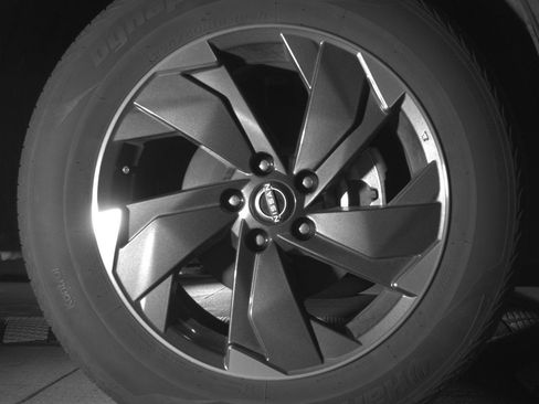 Used 2025 Nissan Rogue SV AWD/4WD image 13