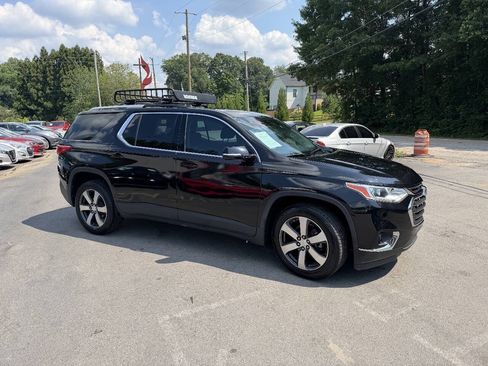 Used 2018 Chevrolet Traverse LT AWD/4WD image 3