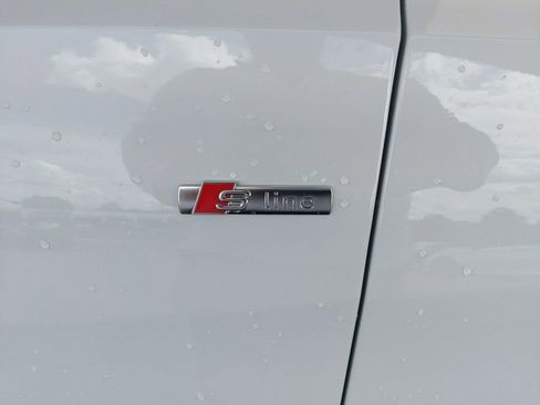 Used 2023 Audi Q8 Prestige AWD/4WD image 13