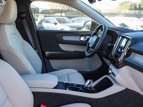 New 2026 Volvo XC40 B4 Plus w/ Climate Package image 19