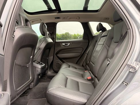 Used 2018 Volvo XC60 T5 Inscription w/ Convenience Package AWD/4WD image 16